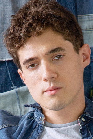 Photo of Andy Adler from the Latest Netflix gallery