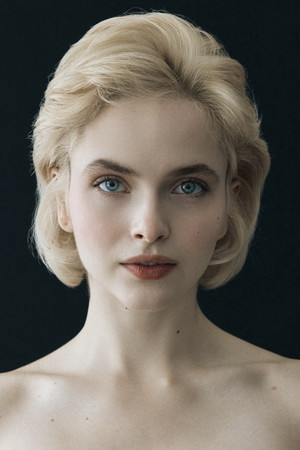 Photo of Alisa Kot from the Latest Netflix gallery