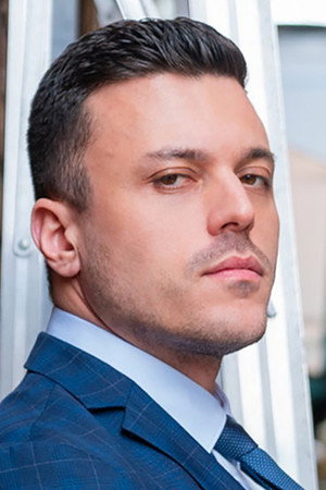 Photo of Nate Rose from the Latest Netflix gallery