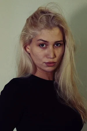 Photo of Yasmin Eadala from the Latest Netflix gallery
