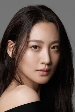 Claudia Kim photo