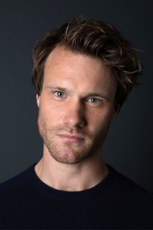 Hugh Skinner photo
