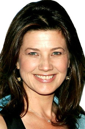 Daphne Zuniga photo