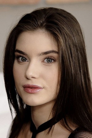 Photo of Stefany Kyler from the Latest Netflix gallery