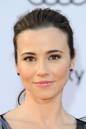 Linda Cardellini photo