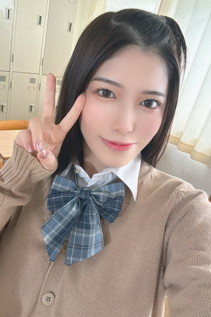 Photo of Miu Aona from the Latest Netflix gallery