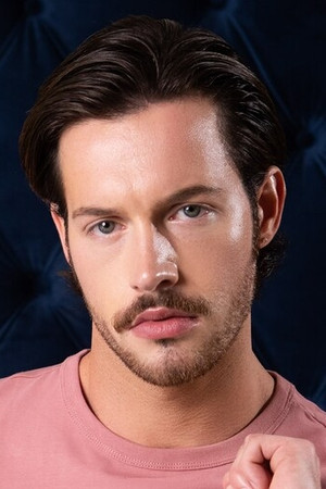 Photo of Theo Dore from the Latest Netflix gallery