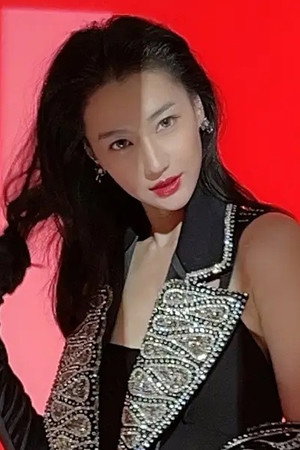 Photo of Shi Yu Yan from the Latest Netflix gallery