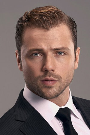 Photo of Tolga Sarıtaş from the Latest Netflix gallery