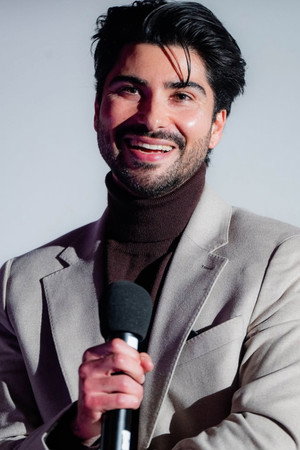 Photo of Max Wulf from the Latest Netflix gallery