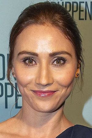 Stephanie Leon photo