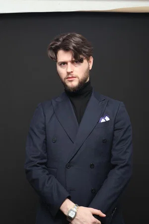 Photo of José Estella from the Latest Netflix gallery