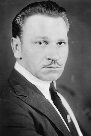Wallace Beery photo