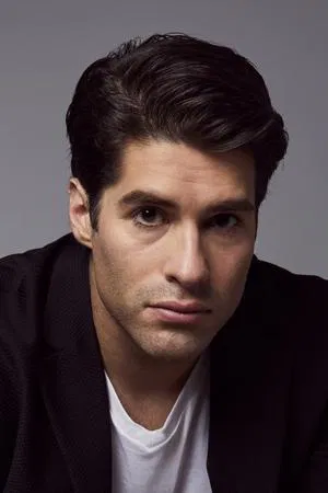 Photo of Asher Grodman from the Latest Netflix gallery