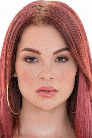 Photo of Skyla Novea from the Latest Netflix gallery