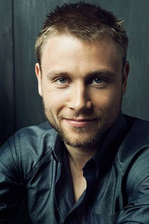 Max Riemelt photo