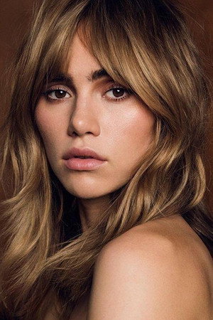 Suki Waterhouse photo