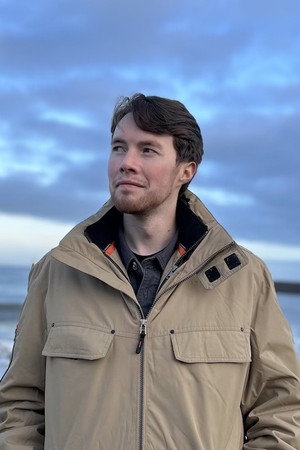 Photo of Hunter Whaley from the Latest Netflix gallery