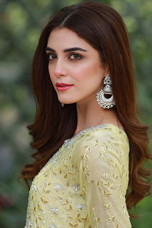 Maya Ali photo