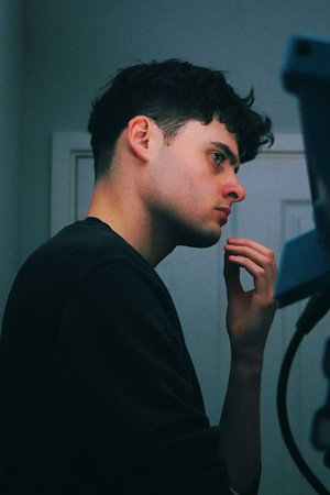 Photo of Samuel Arocas from the Latest Netflix gallery