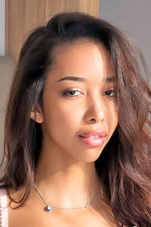 Photo of Lia Lin from the Latest Netflix gallery