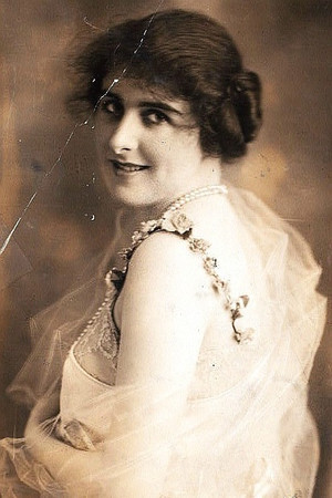 Photo of Ottola Nesmith from the Latest Netflix gallery
