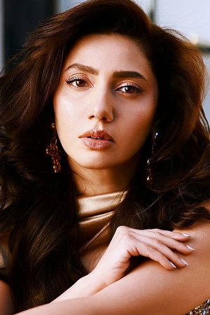 Mahira Khan photo