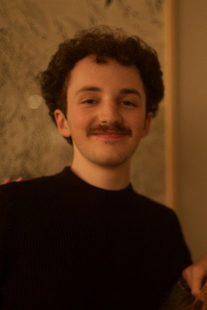 Photo of Eduardo Gama from the Latest Netflix gallery