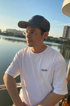 Huang Xiaohong photo