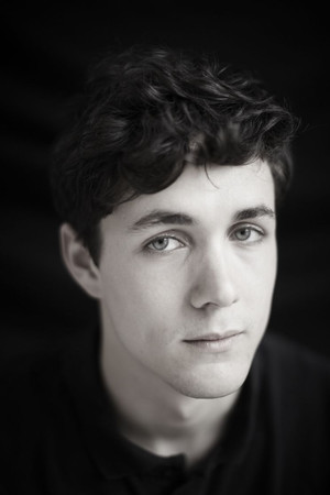 Jonah Hauer-King photo