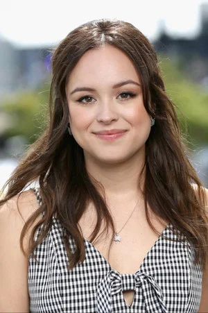 Photo of Hayley Orrantia from the Latest Netflix gallery