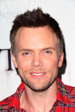 Joel McHale photo