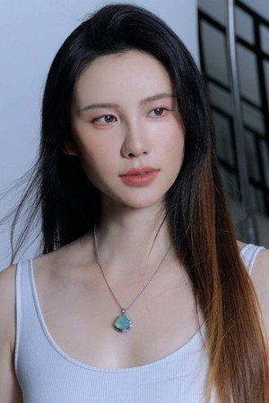 Photo of Li Ruixue from the Latest Netflix gallery