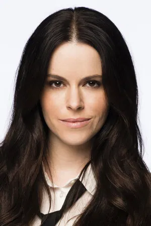 Emily Hampshire photo