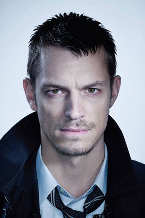 Joel Kinnaman photo