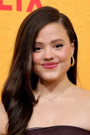 Sarah Jeffery photo
