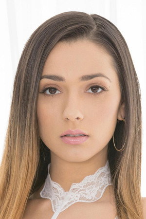 Photo of Jaye Summers from the Latest Netflix gallery