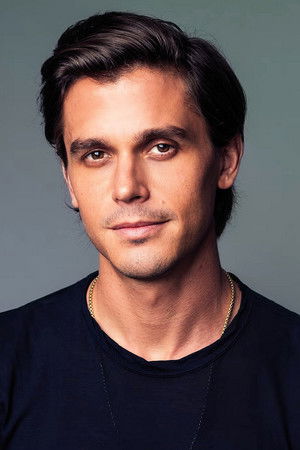 Antoni Porowski photo