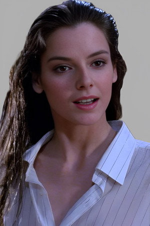 Photo of Lola Forner from the Latest Netflix gallery