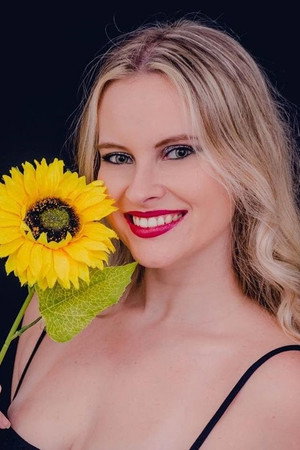 Photo of Leticia Botelho from the Latest Netflix gallery