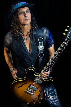 Photo of Ryan Roxie from the Latest Netflix gallery
