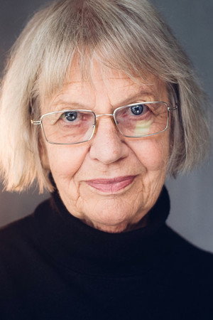 Photo of Elizabeth McRae from the Latest Netflix gallery