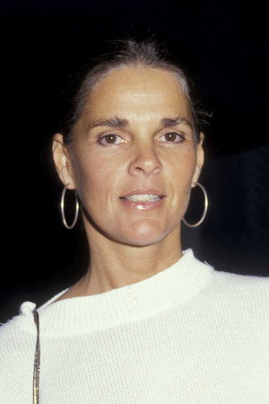 Ali MacGraw photo