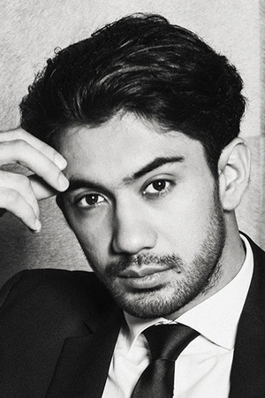 Reza Rahadian photo