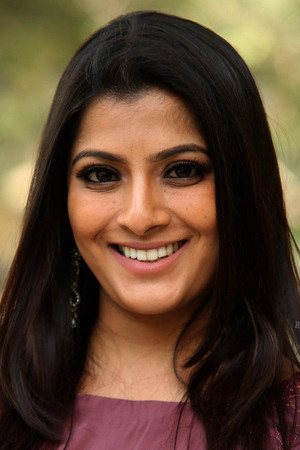 Varalaxmi Sarathkumar photo