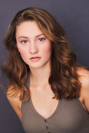 Photo of Arianna Rebecca Scott from the Latest Netflix gallery