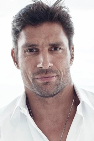Manu Bennett photo