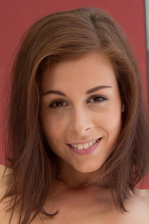 Photo of Antonia Sainz from the Latest Netflix gallery