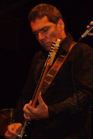 Alvaro Calderón photo