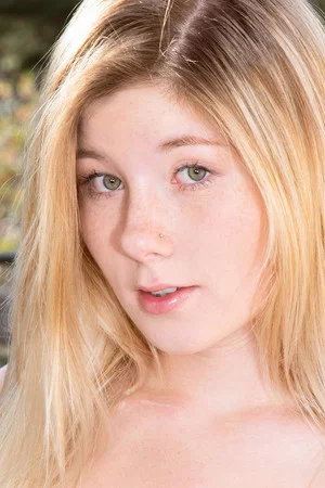 Photo of Vienna Rose from the Latest Netflix gallery